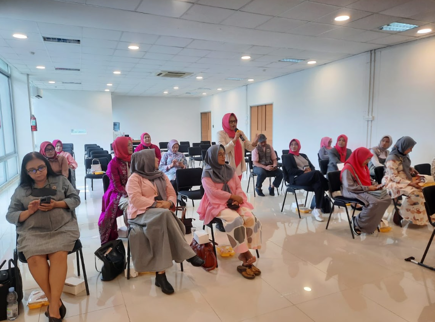 Suasana rapat koordinasi dan diskusi pengurus DPC IPPRISIA Kota Depok