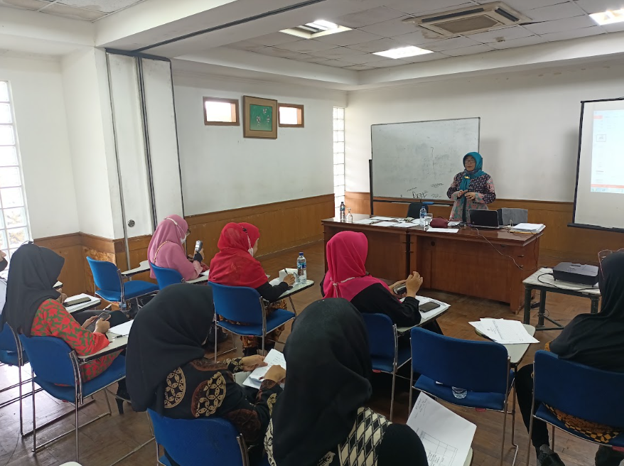 Suasana kelas pelatihan dan workshop internal pengurus IPPRISIA Kota Depok