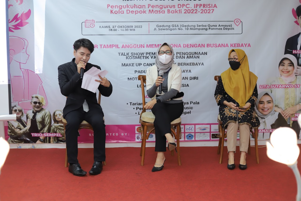 Sesi Talkshow Pengukuhan Pengurus DPC IPPRISIA Kota Depok Masa Bakti 2022-2027 di Gedung GSA