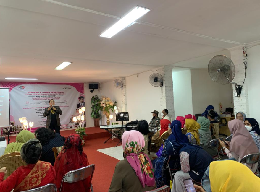 Suasana Seminar dan Lomba Berkebaya Kebaya Goes to UNESCO DPC IPPRISIA Kota Depok