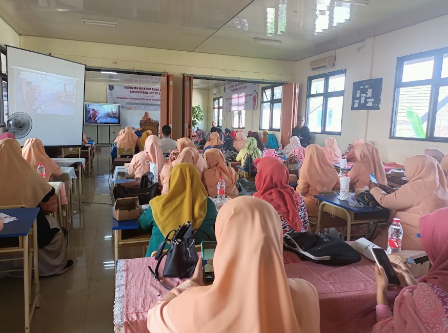 Suasana Pertemuan Rutin dan Roadshow DWP Kota Depok bersama IPPRISIA