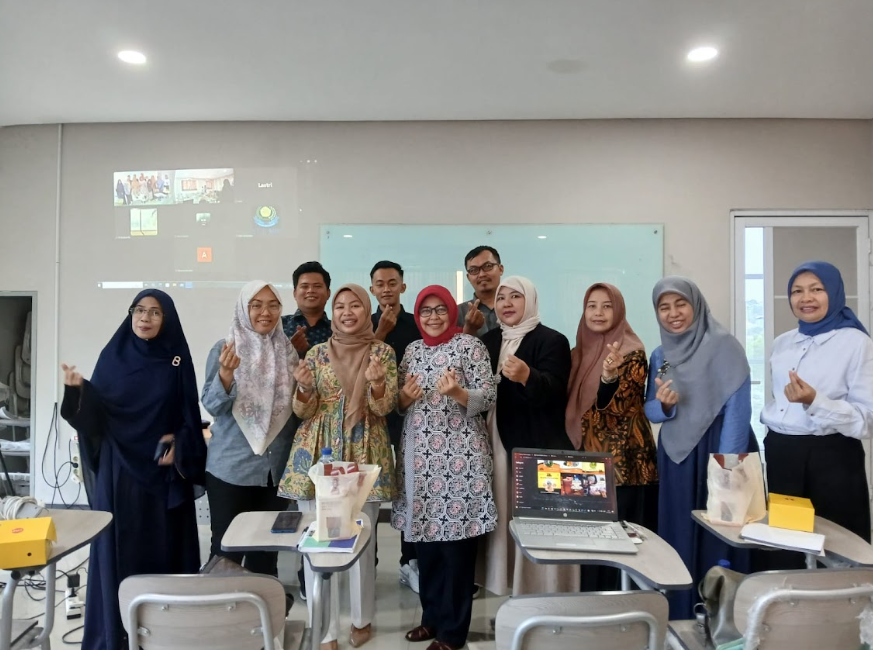 Foto bersama pengurus IPPRISIA dan peserta dalam kegiatan Pelatihan x MBI