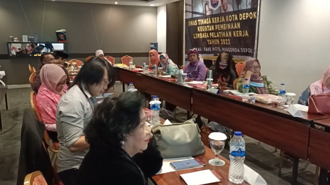 Pembinaan Lembaga Pelatihan Kerja Disnaker Depok di Favehotel Margonda